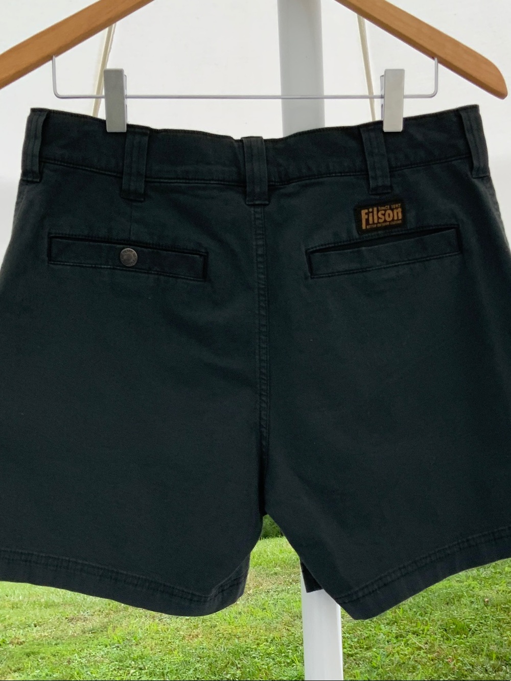 Filson Men's Mountain Shorts in Cotton Canvas Size 30, 6 inch - Picture 2 of 4